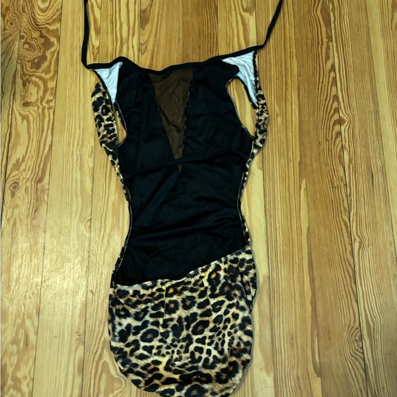 LA DANCE DESIGNS LEOPARD LEOTARD - Picture 2 of 2